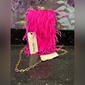 💕💕NWT💕💕 Olga Berg Ostrich Feather purse